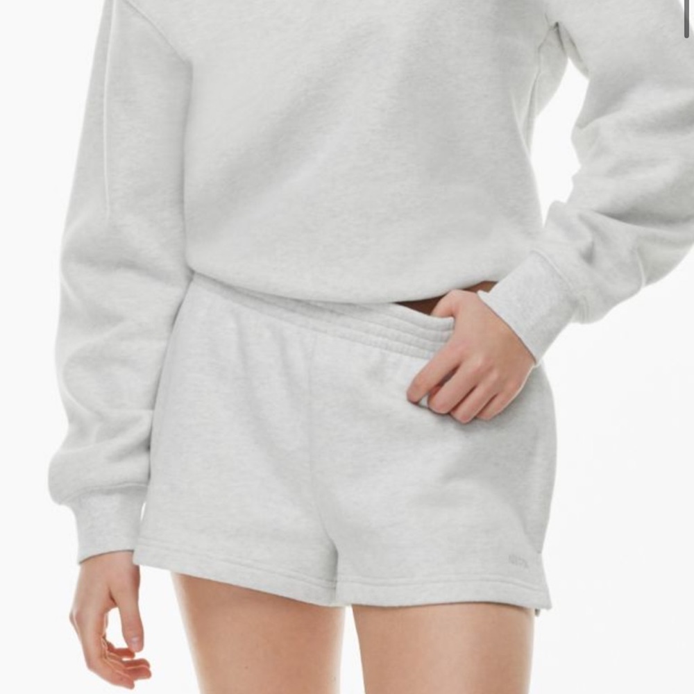 White TNA Sweat Shorts! 🩳